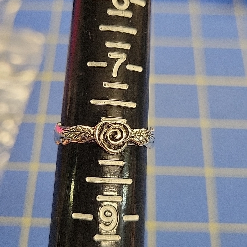 Silver Tone Ring Rose w Leaves Leaf